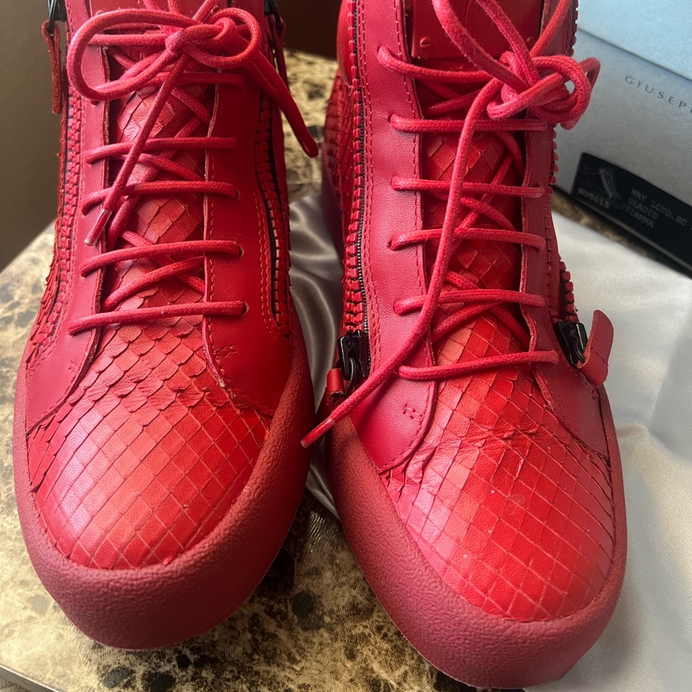 Used authentic  Giuseppe Zanotti High Top Snake Embossed Sneakers Shoes Size 40